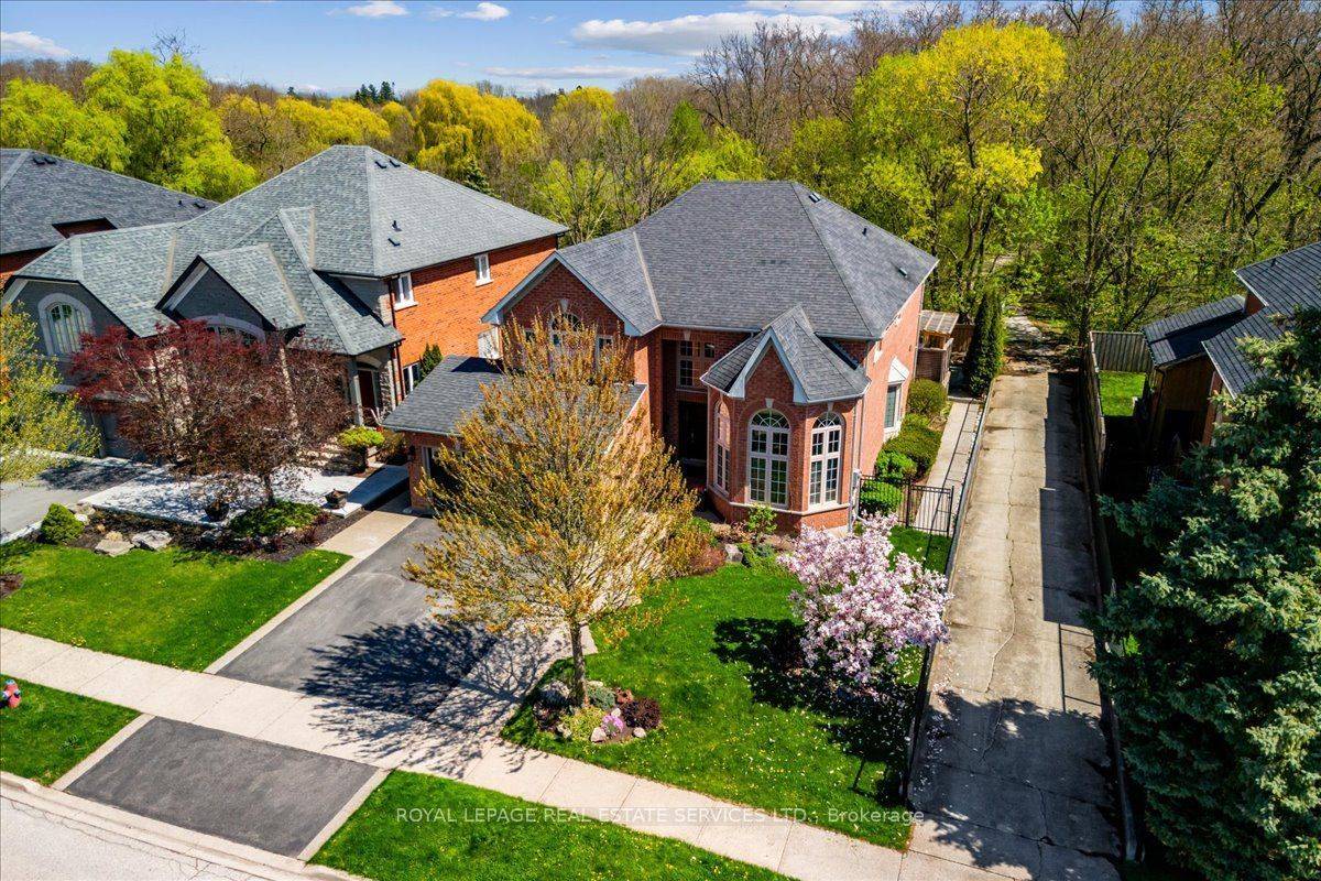 2317 Carpenters CIR S, Oakville, ON L6M 3C7