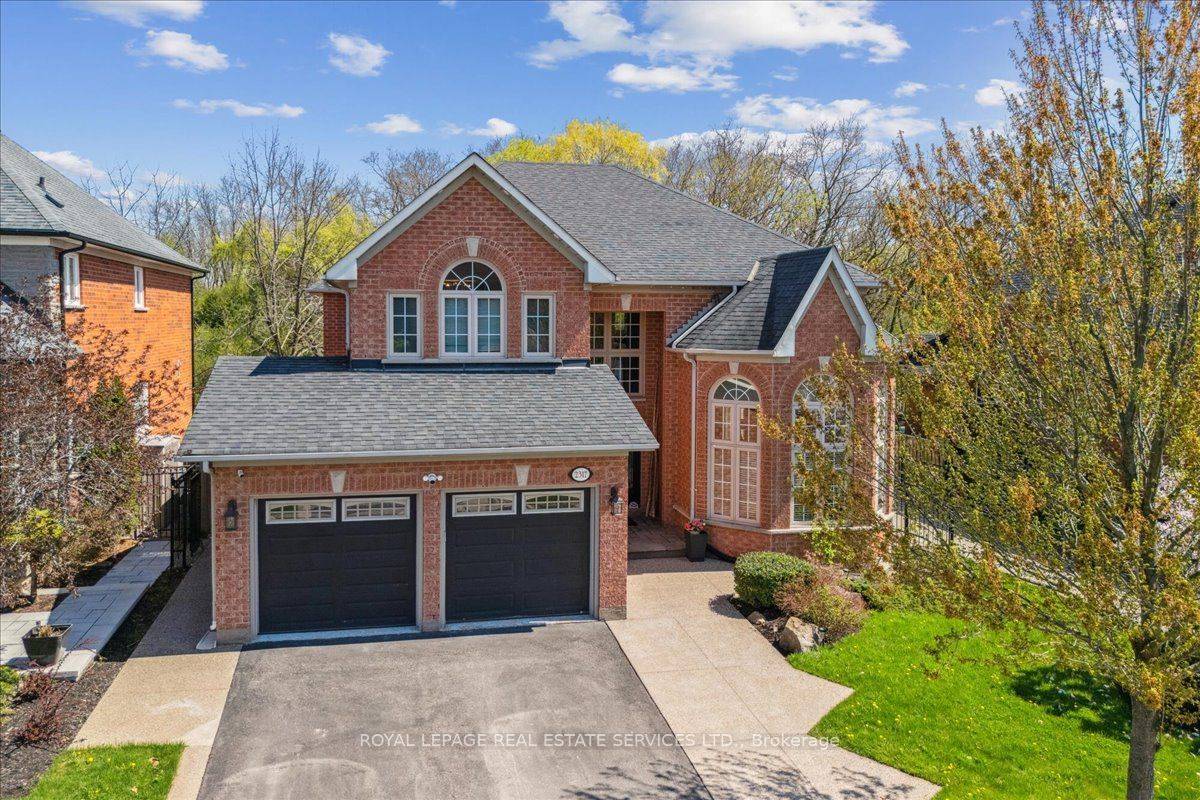 Oakville, ON L6M 3C7,2317 Carpenters CIR