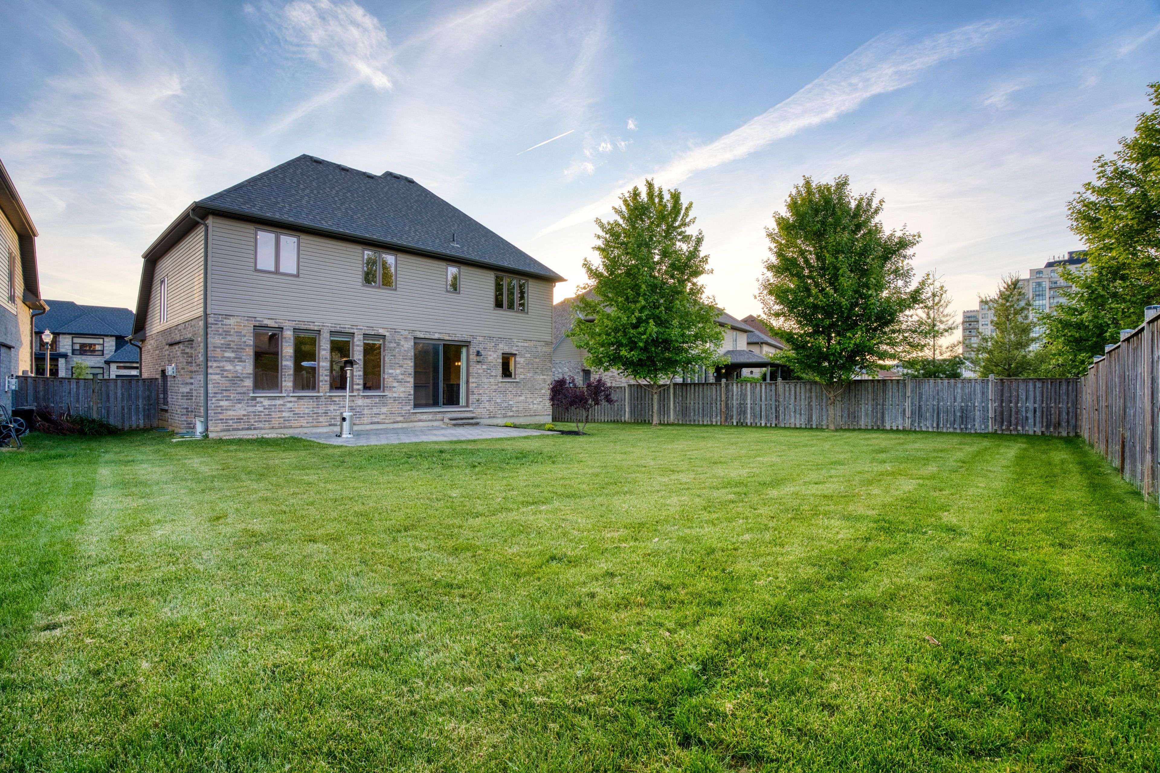 London North, ON N6G 5L8,2362 Meadowlands WAY