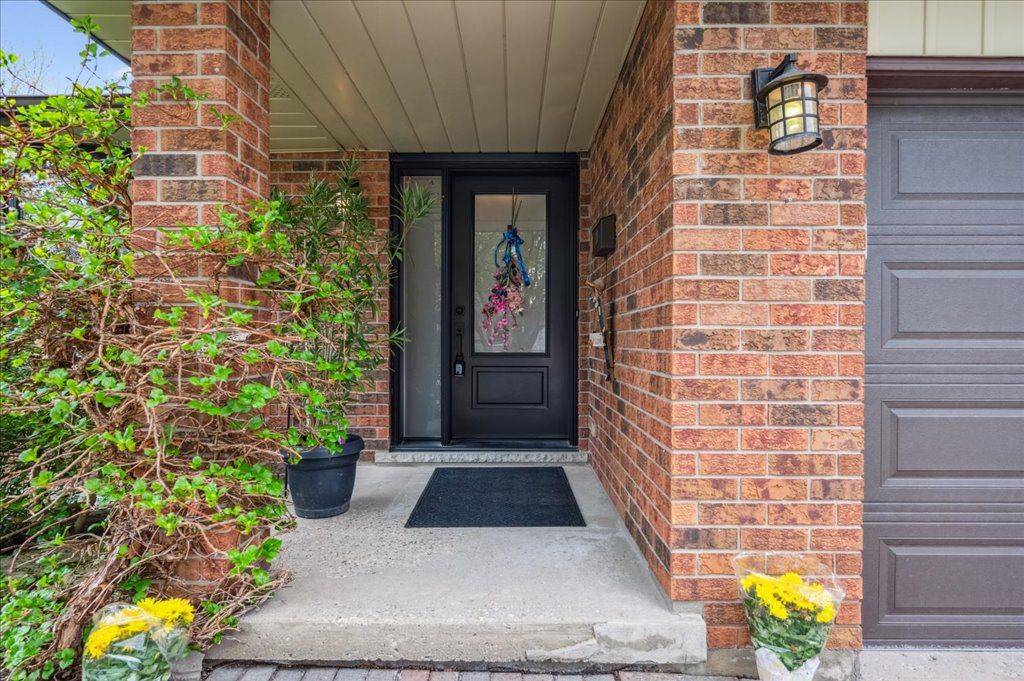 Guelph, ON N1G 4M1,17 Brazolot DR