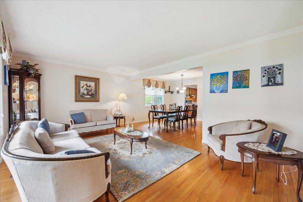 Guelph, ON N1G 4M1,17 Brazolot DR