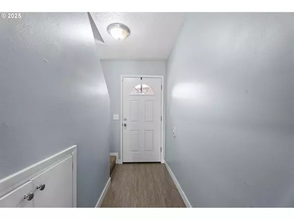Gresham, OR 97030,2062 NE HOGAN DR