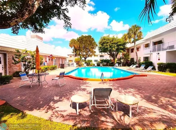 Pompano Beach, FL 33060,412 S Cypress Rd #222