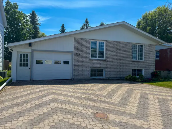 Temiskaming Shores, ON P0J 1P0,242 Farah AVE