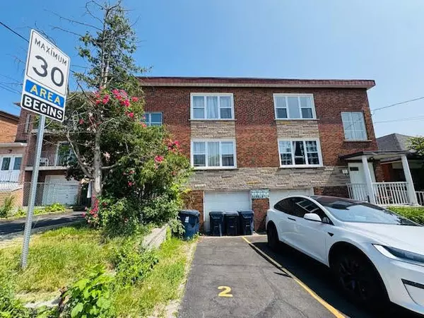 Toronto W03, ON M6M 1J7,9 Donald AVE #2
