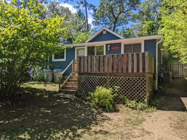 29 Elmwood AVE, Lambton Shores, ON L0S 1E4