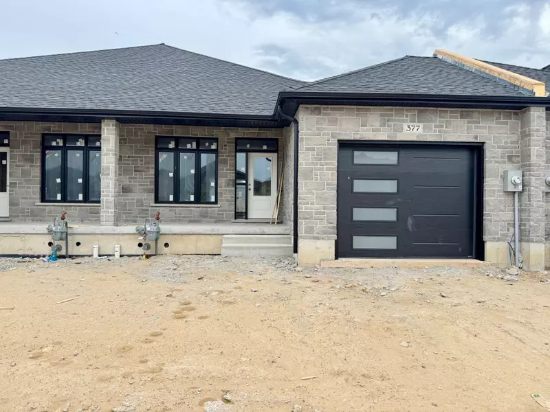 377 Rosner DR, Saugeen Shores, ON N0H 2C8