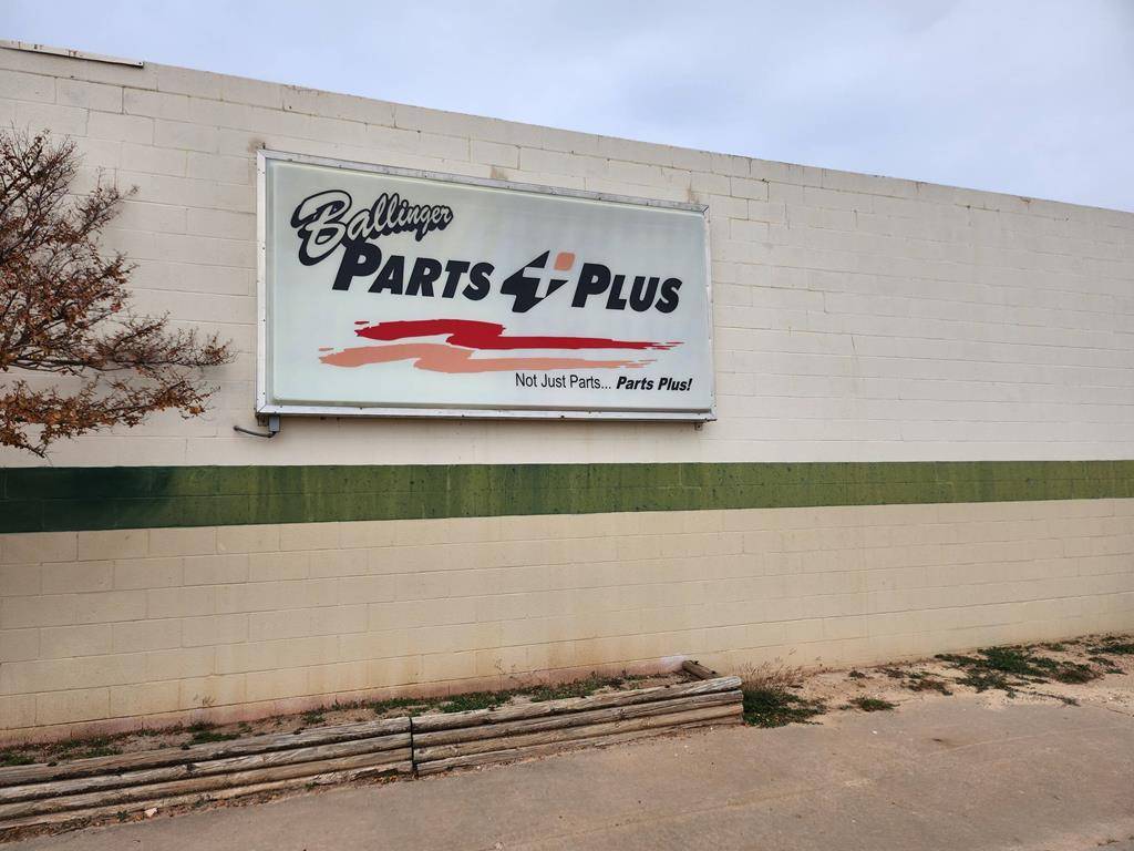 200 N Broadway St,  Ballinger,  TX 76821