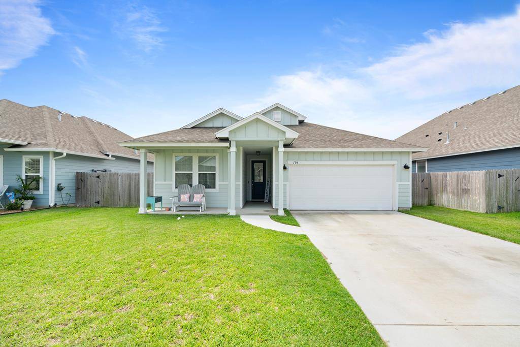 106 Shady Terrace, Rockport, TX 78382