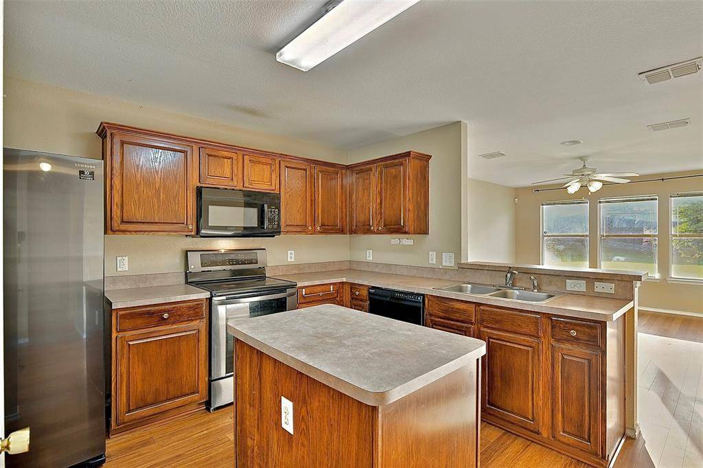 Dallas, TX 75241,6917 Tessla Drive