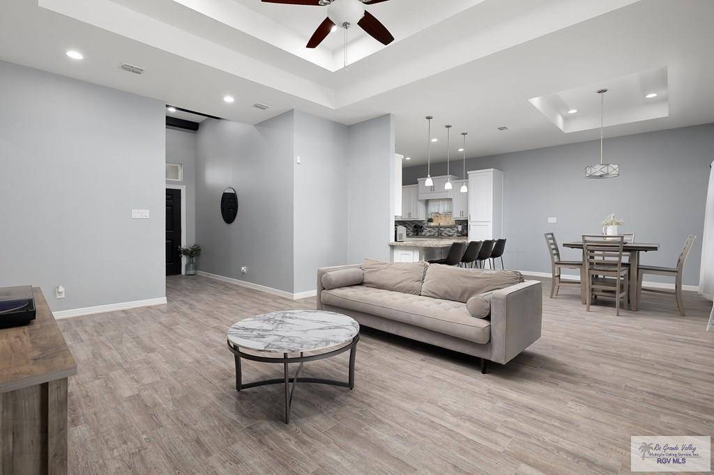San Juan, TX 78589,1012 COOPER LN.