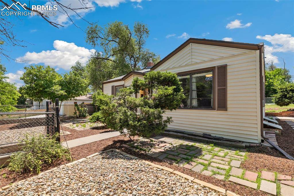 Colorado Springs, CO 80909,1419 E Bijou ST