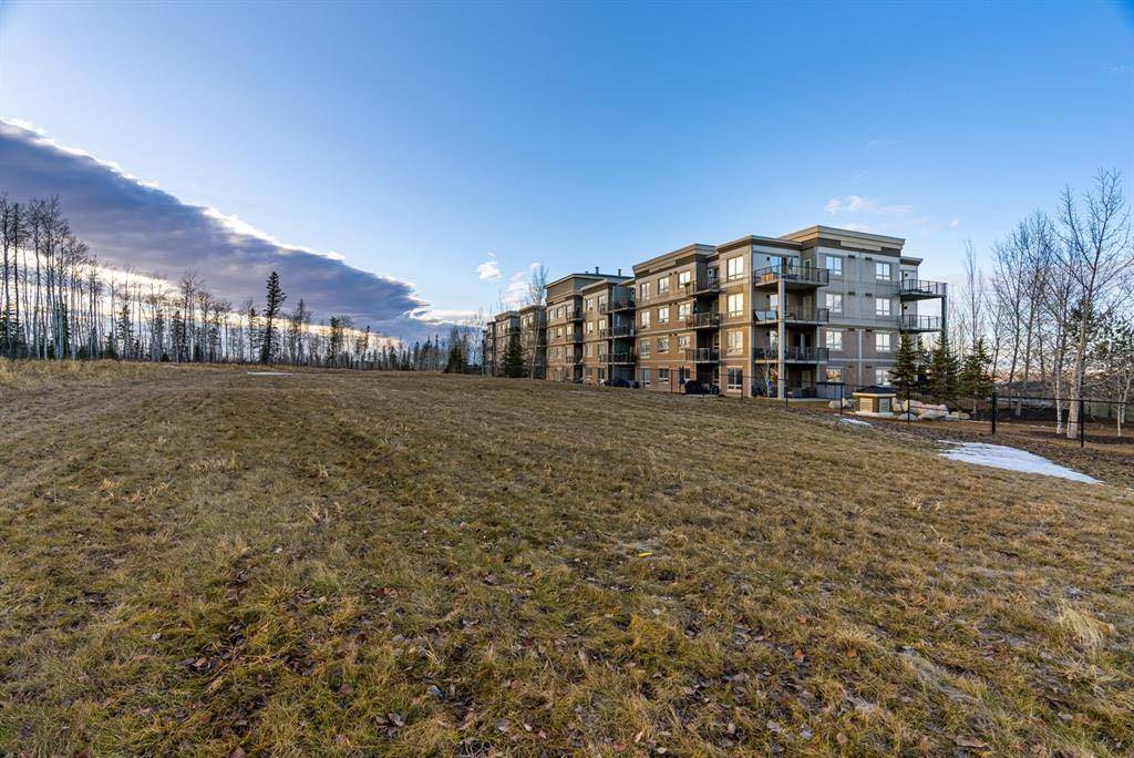 Fort Mcmurray, AB T9K 0P1,204 Sparrow Hawk DR #1302