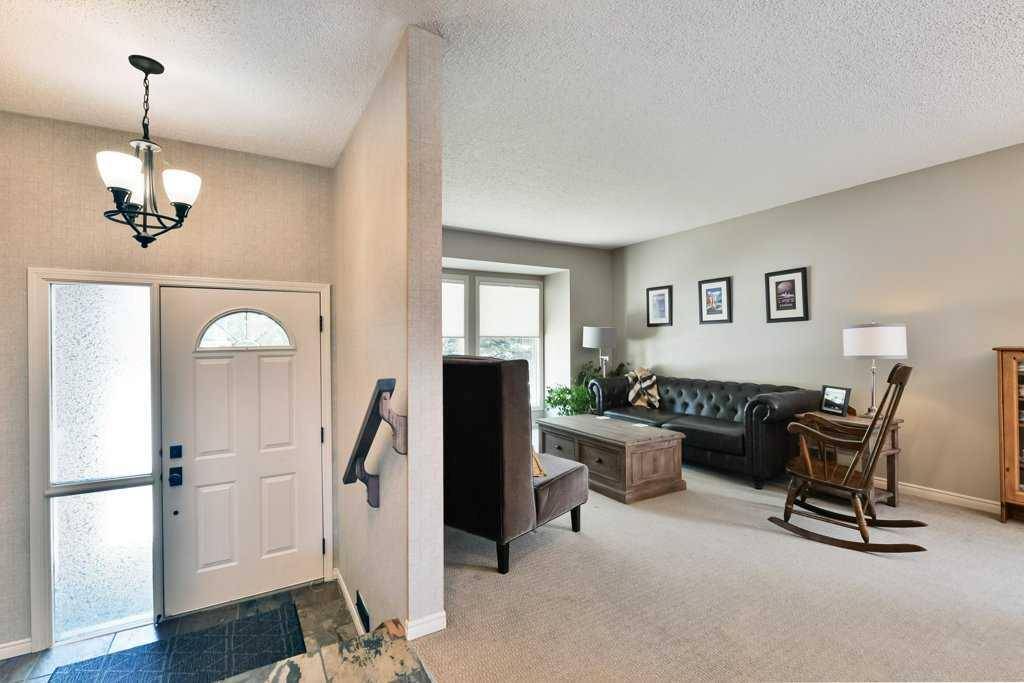 Calgary, AB T3G 1H5,19 Range WAY NW