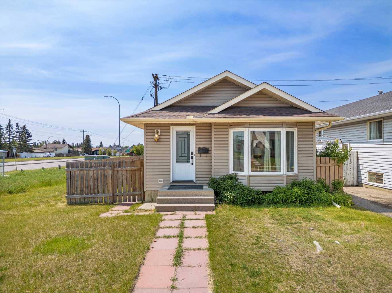 6503 Martingrove DR Northeast, Calgary, AB T3J 2T7