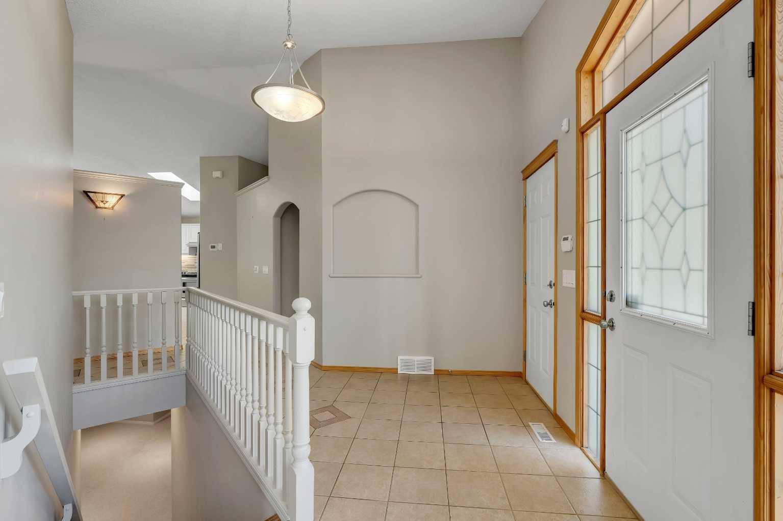 Airdrie, AB T4A 2E2,106 Thornbird WAY SE