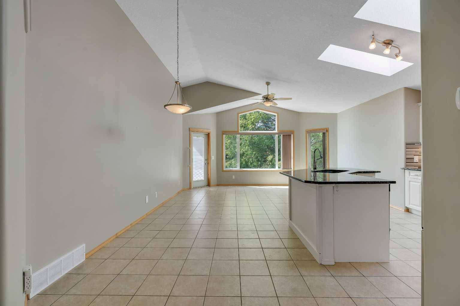 Airdrie, AB T4A 2E2,106 Thornbird WAY SE