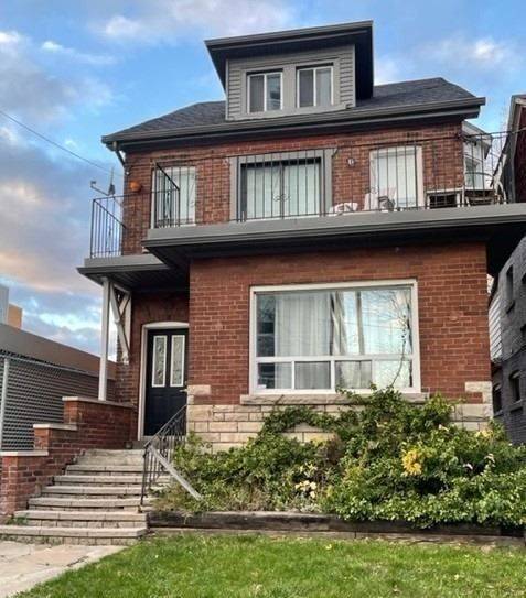 68 Davisville AVE #Upper, Toronto C10, ON M4S 1E8