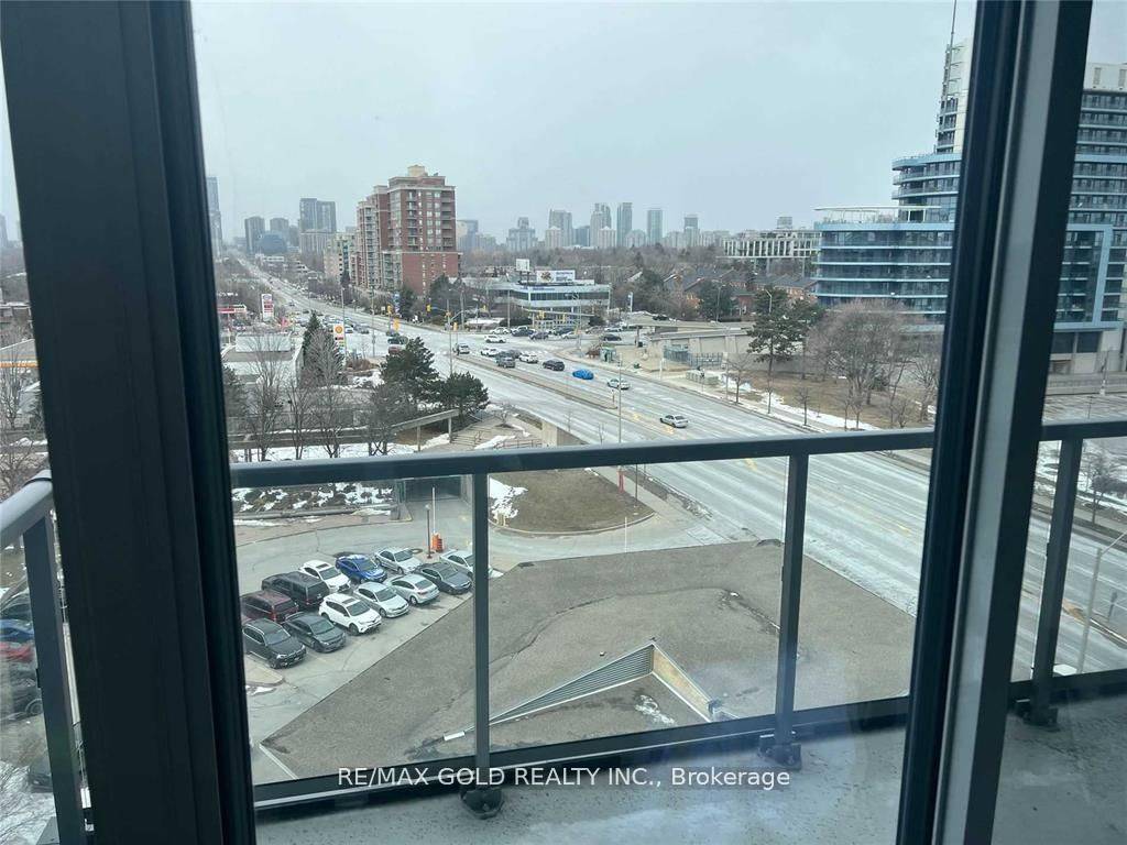 Toronto C15, ON M2K 1G7,7 Kenaston GDNS #812