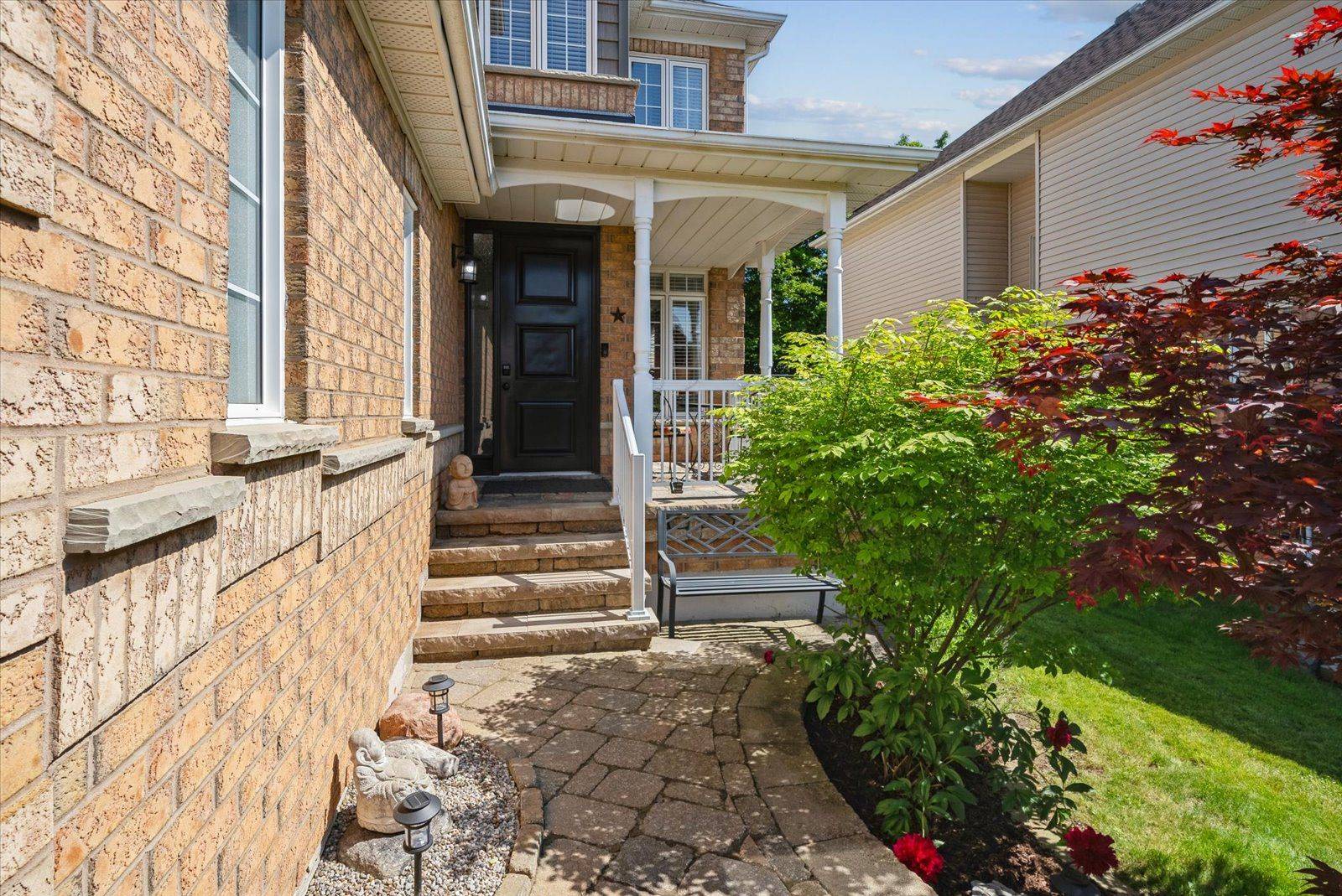 Oshawa, ON L1K 2M1,1009 Mountview CT