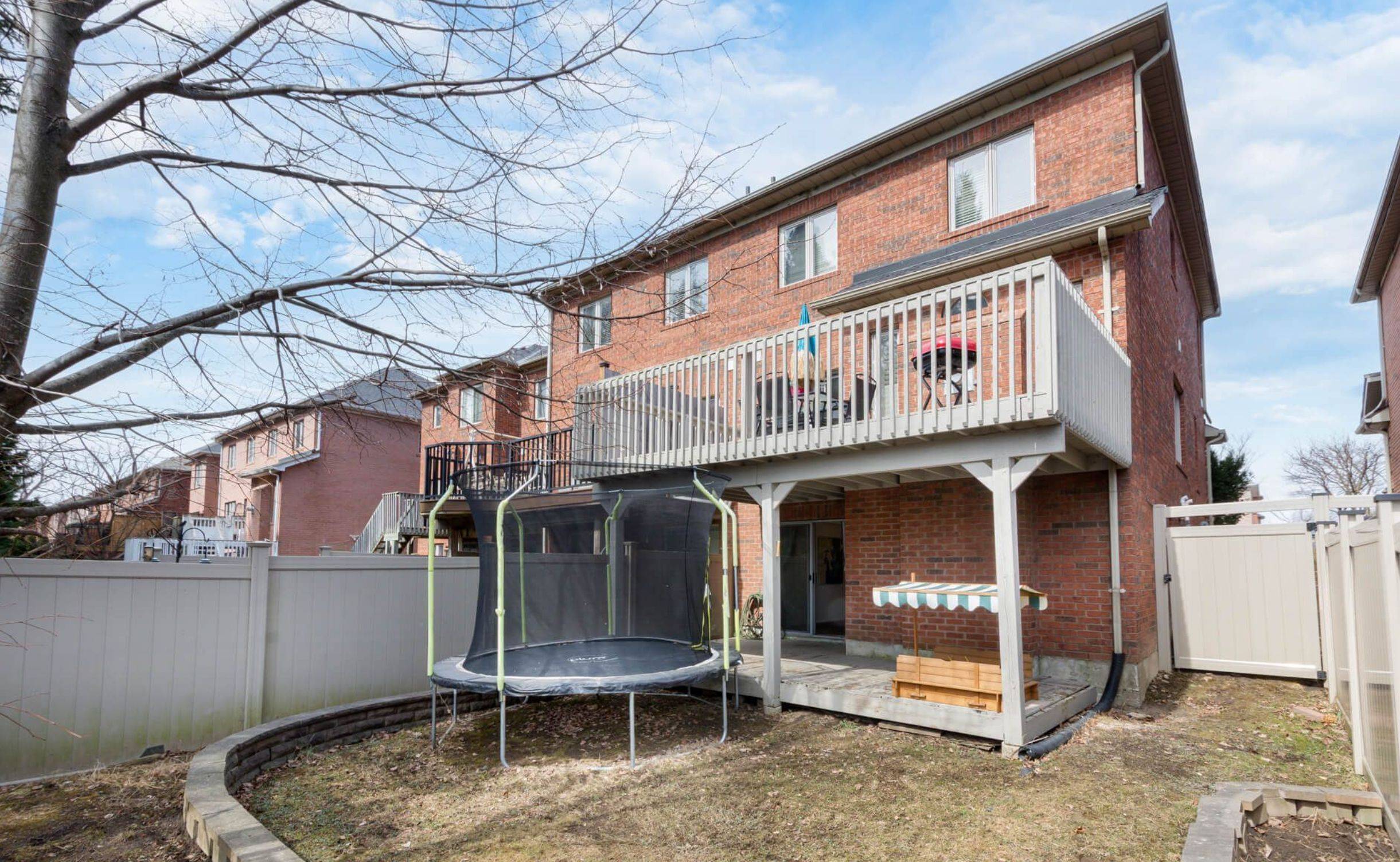 Newmarket, ON L3X 2P8,104 Jordanray BLVD #Bsmt
