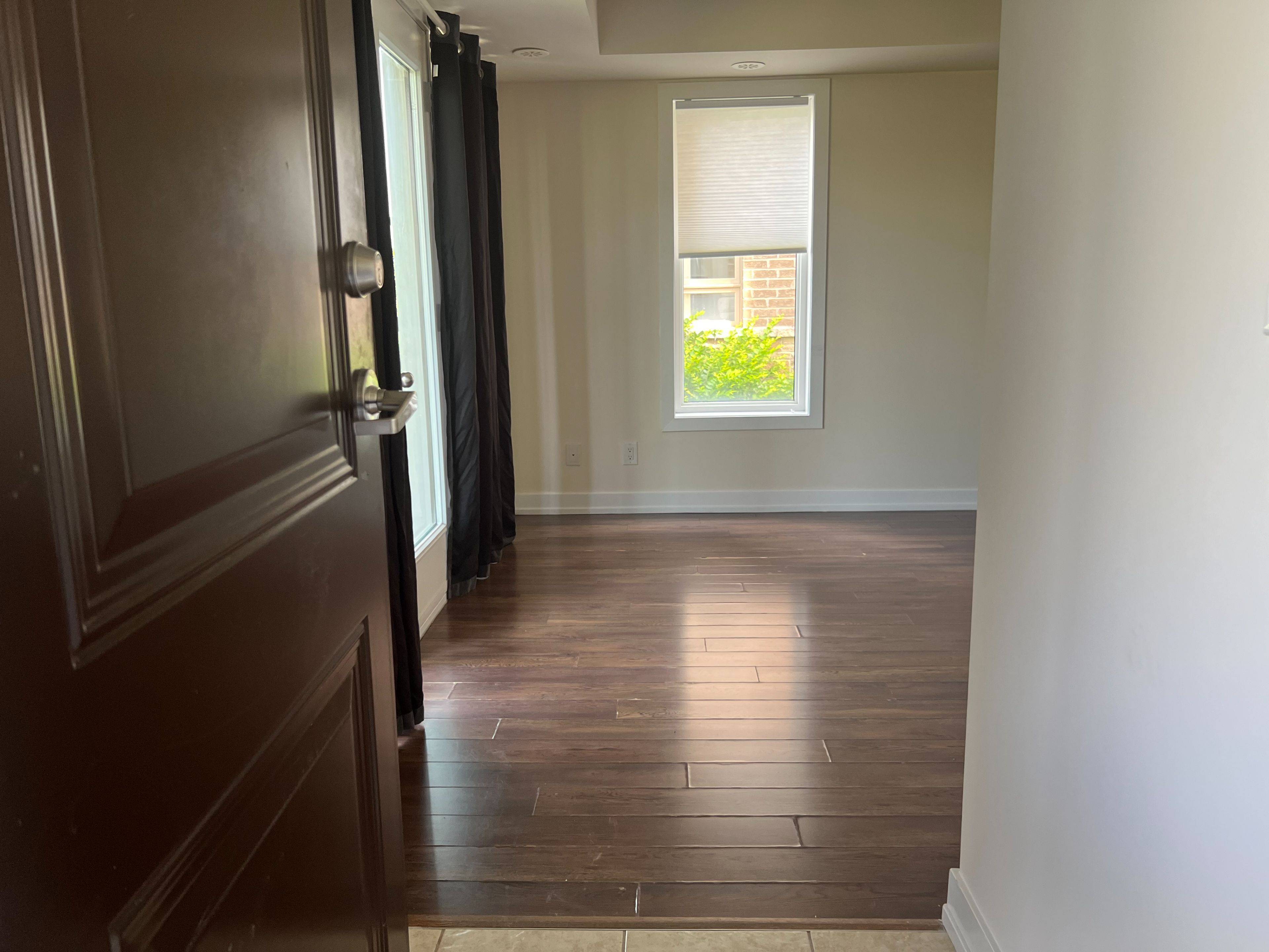 Markham, ON L6B 0A3,20 Dunsheath WAY #322