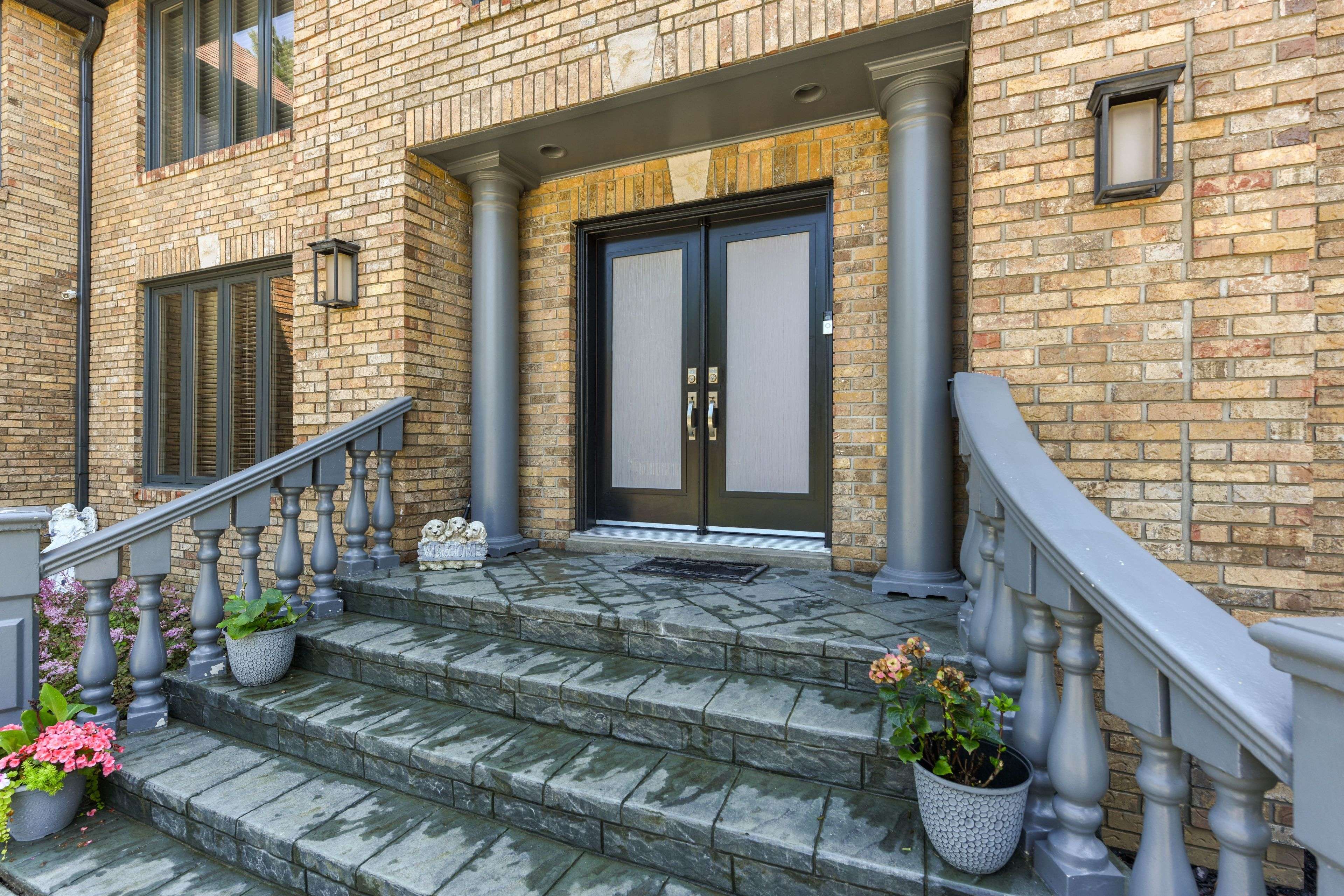 Mississauga, ON L4W 4C1,4009 River Mill WAY