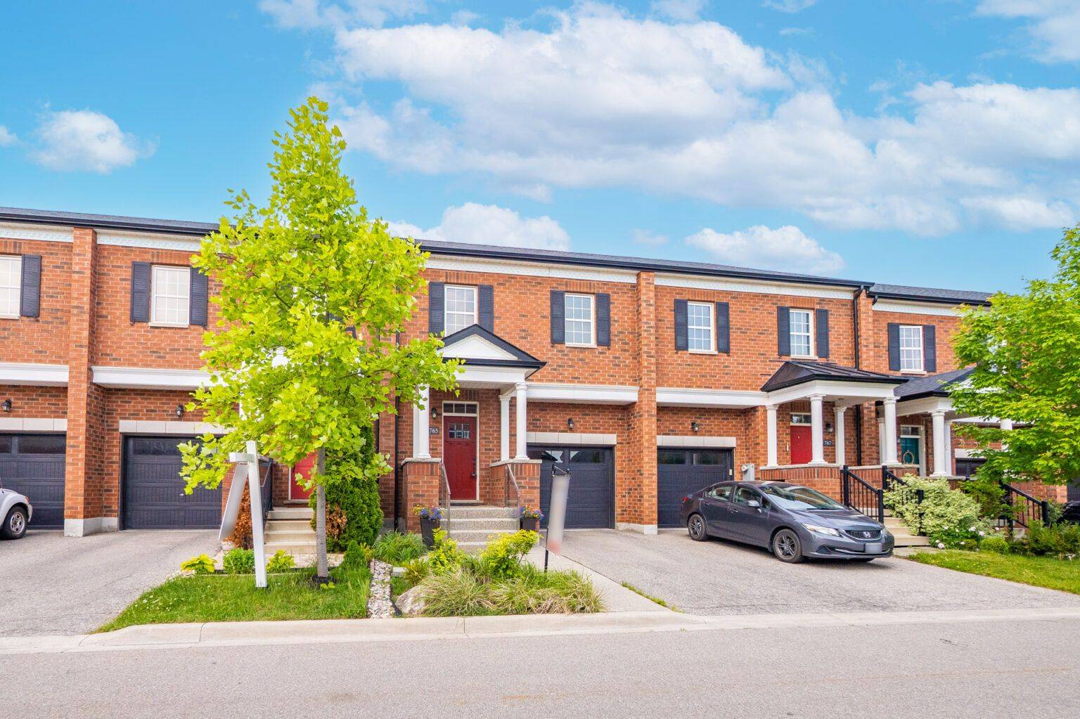 Milton, ON L9T 9A3,765 Banks CRES