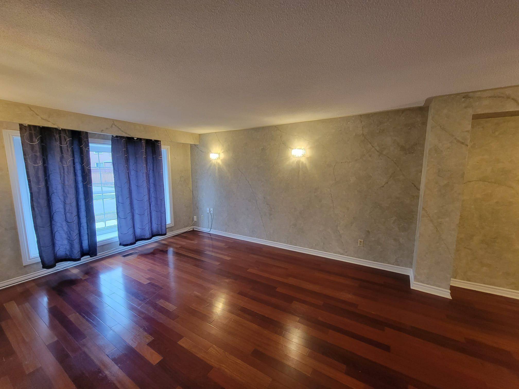 Brampton, ON L6V 3N8,4 Ashurst CRES #Upper