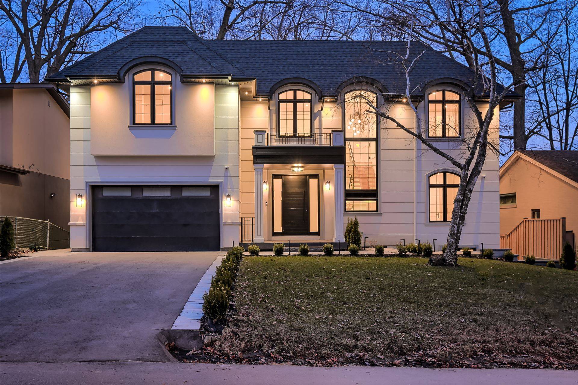 Toronto W08, ON M9B 3B4,7 Farningham CRES