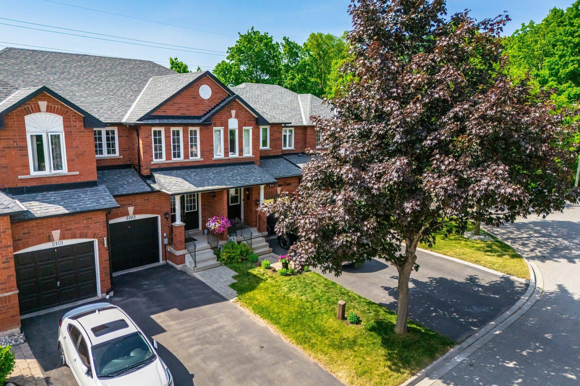 Burlington, ON L7L 6K3,5103 Tree CT