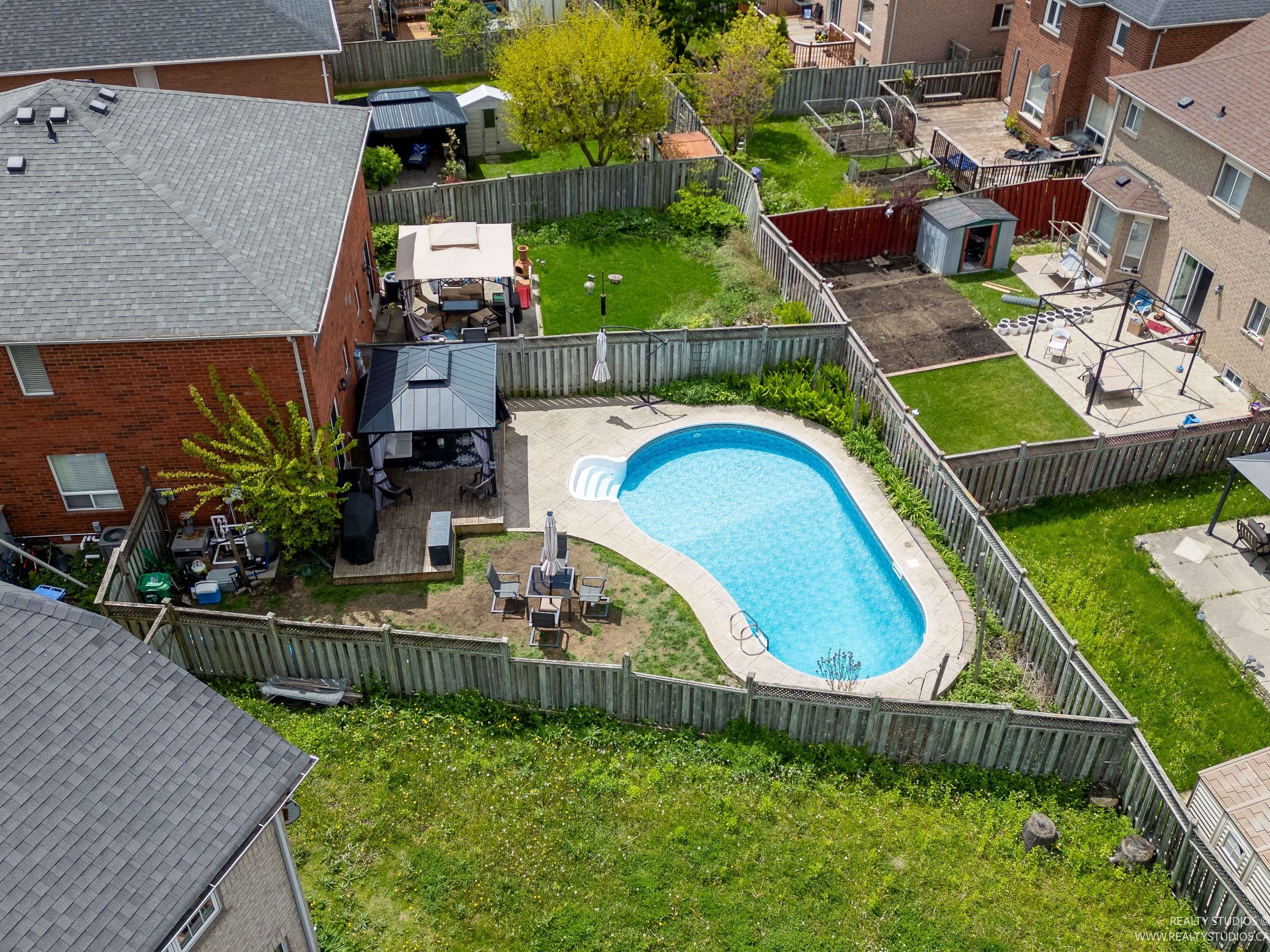 52 Melissa CT, Brampton, ON L6X 4X1