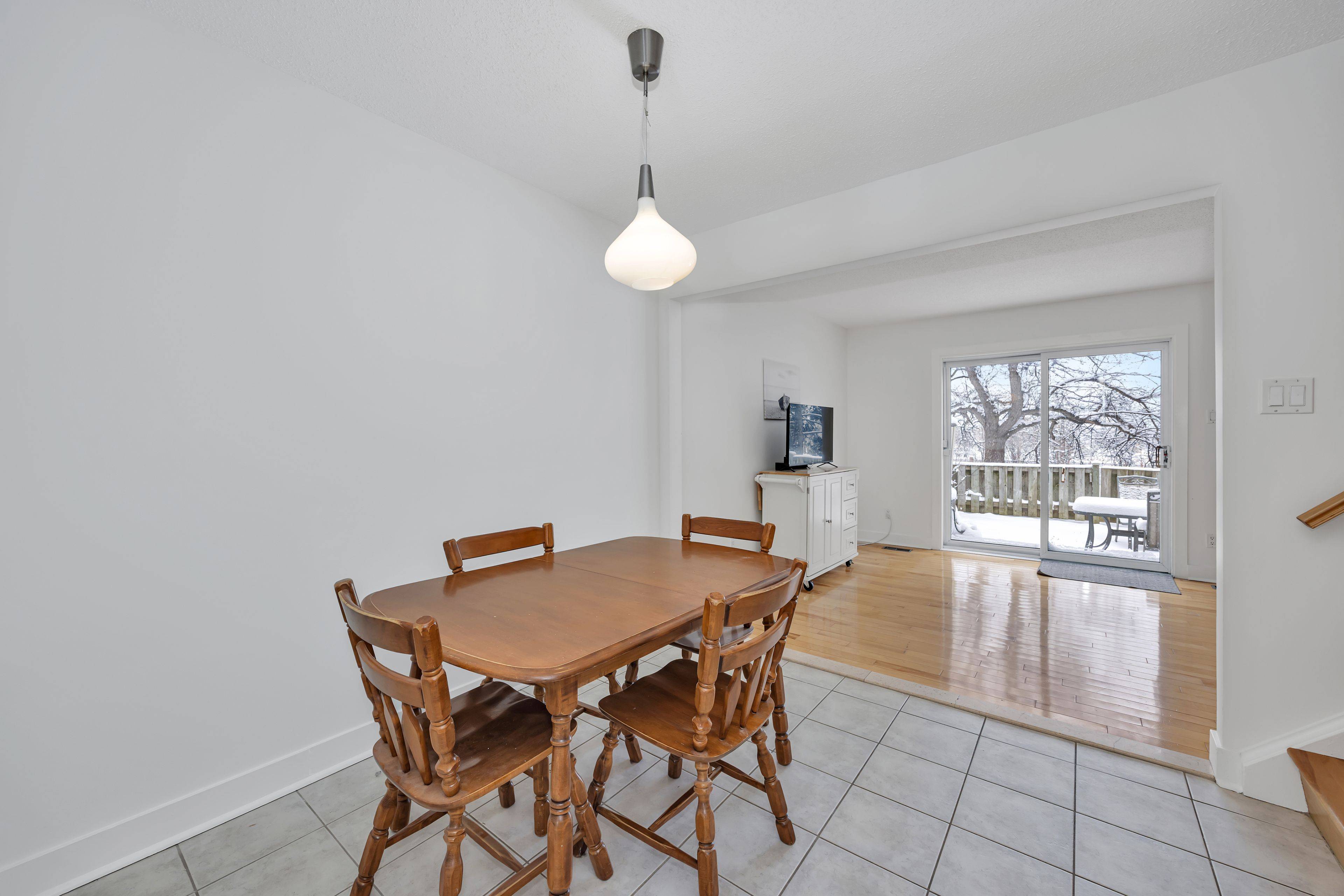 Cyrville - Carson Grove - Pineview, ON K1B 4Z2,1402 Ballard CT #46