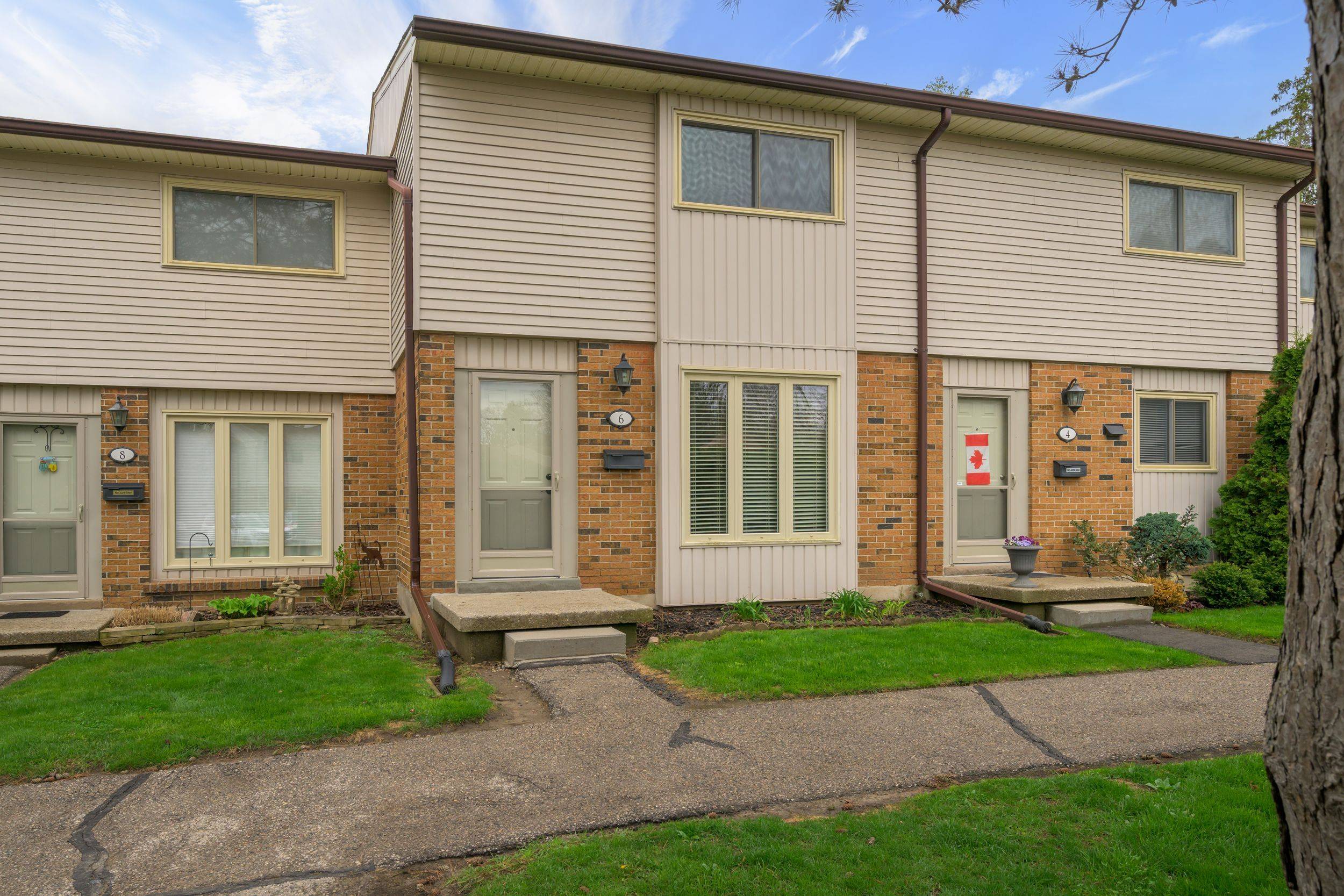 1328 Commissioners RD W #6, London South, ON N6K 2Y6