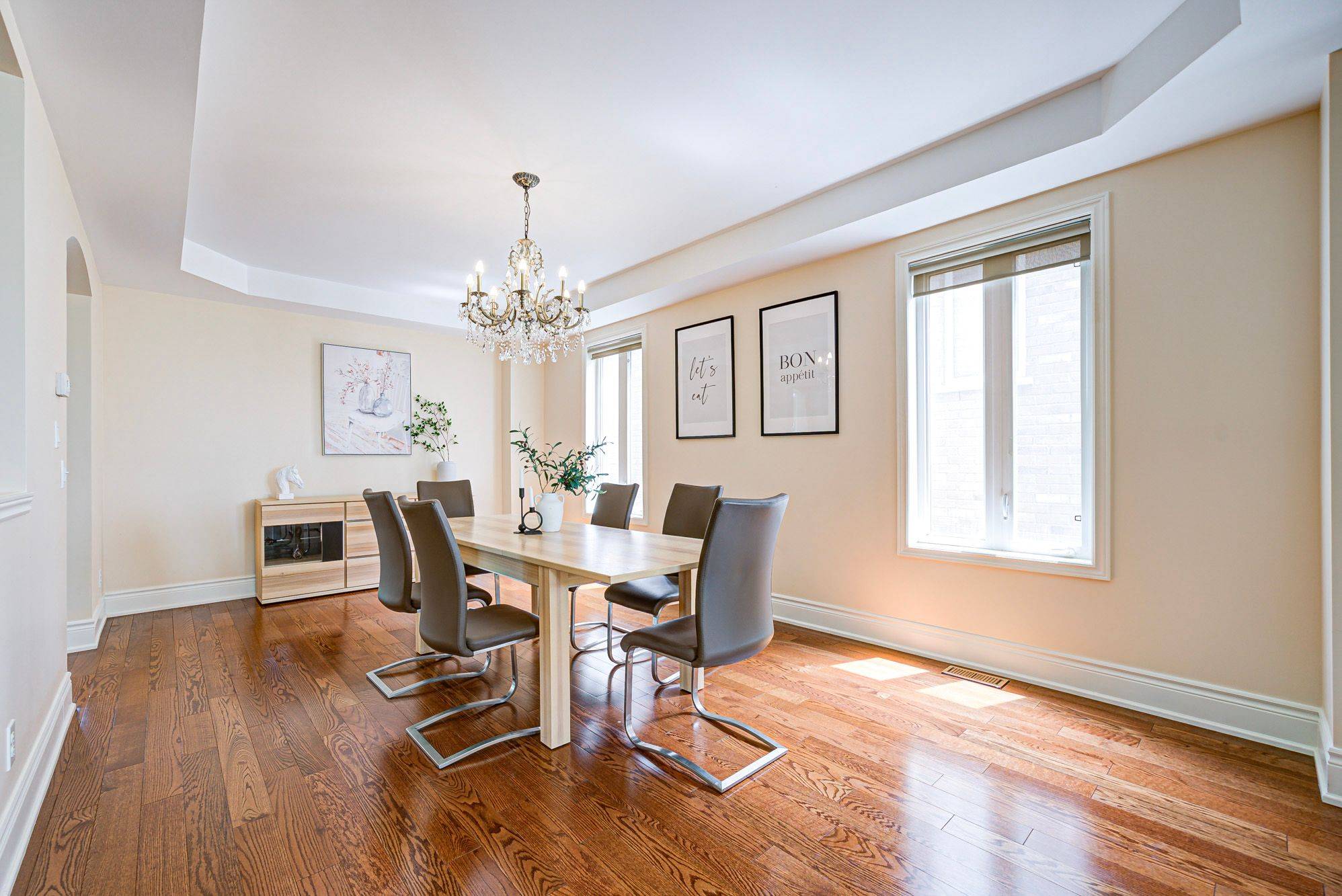 Hamilton, ON L9K 0H2,112 Sutherland CRES