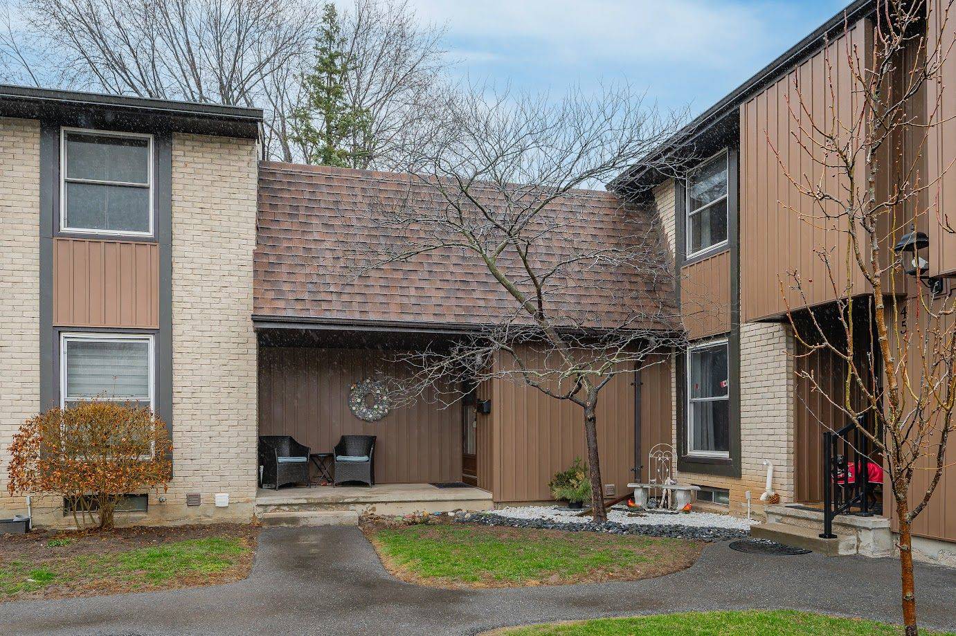 Cambridge, ON N1R 6V8,215 Glamis RD ##44