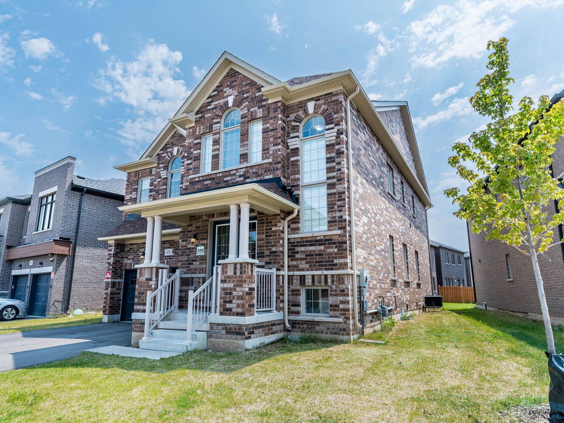 Hamilton, ON L8B 1Z8,428 Humphrey ST