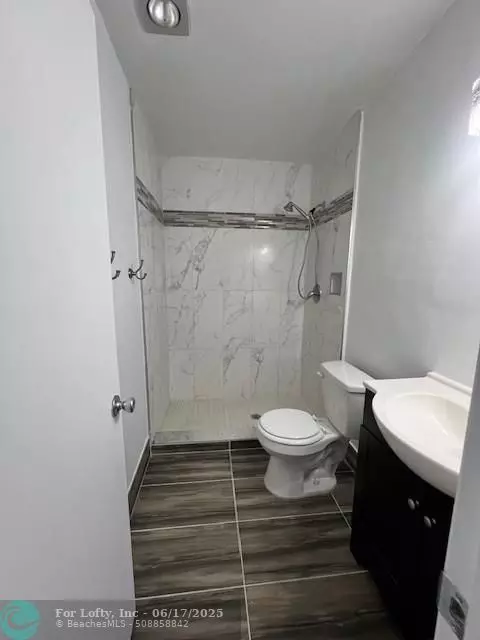 Fort Lauderdale, FL 33308,6800 NE 22nd Way #2123