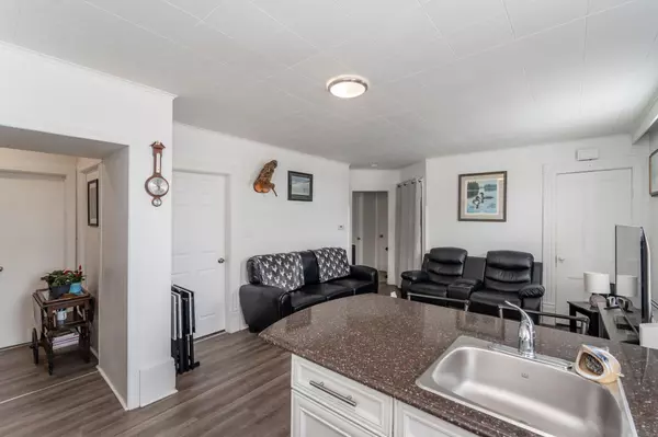 Springwater, ON L0L 1P0,20 Yonge ST S