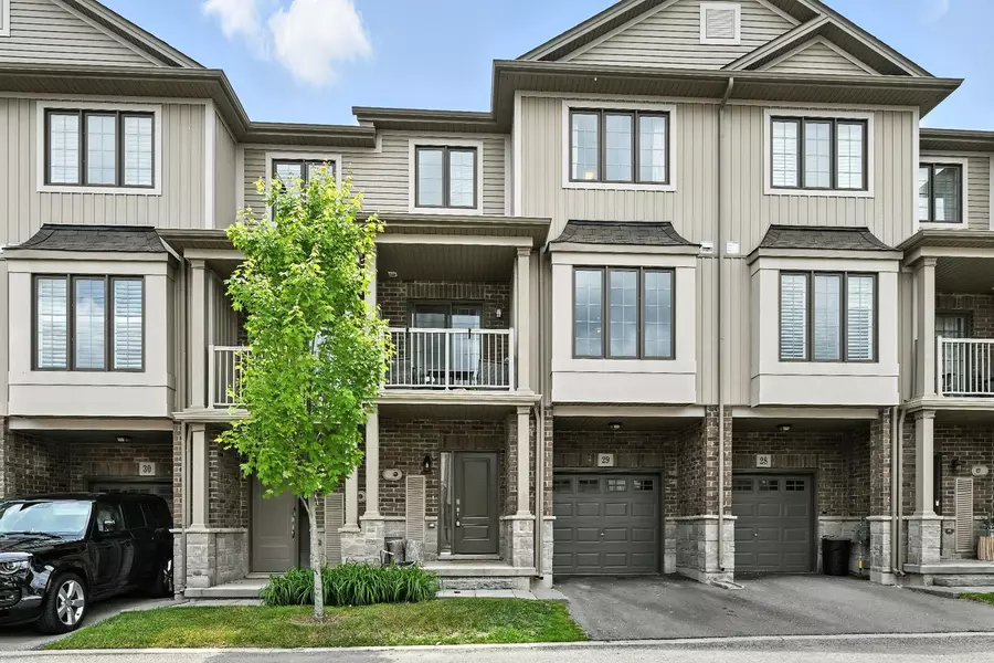 377 GLANCASTER RD #29, Hamilton, ON L9G 0G4
