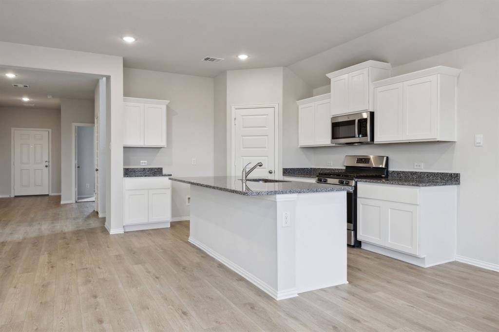 Van Alstyne, TX 75495,511 Forest Haven Drive