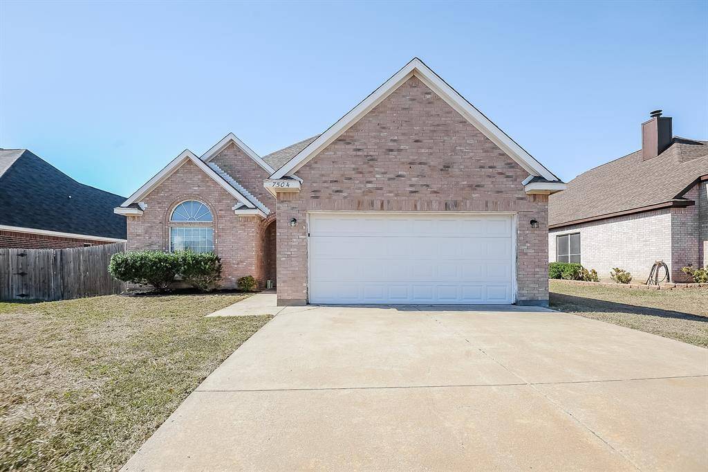 7504 Quail Springs Drive, Arlington, TX 76002