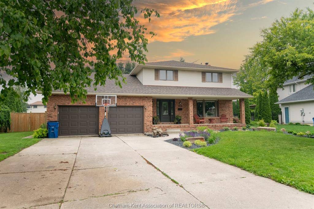168 MOUNT PLEASANT Crescent, Wallaceburg, ON N8A 5A6