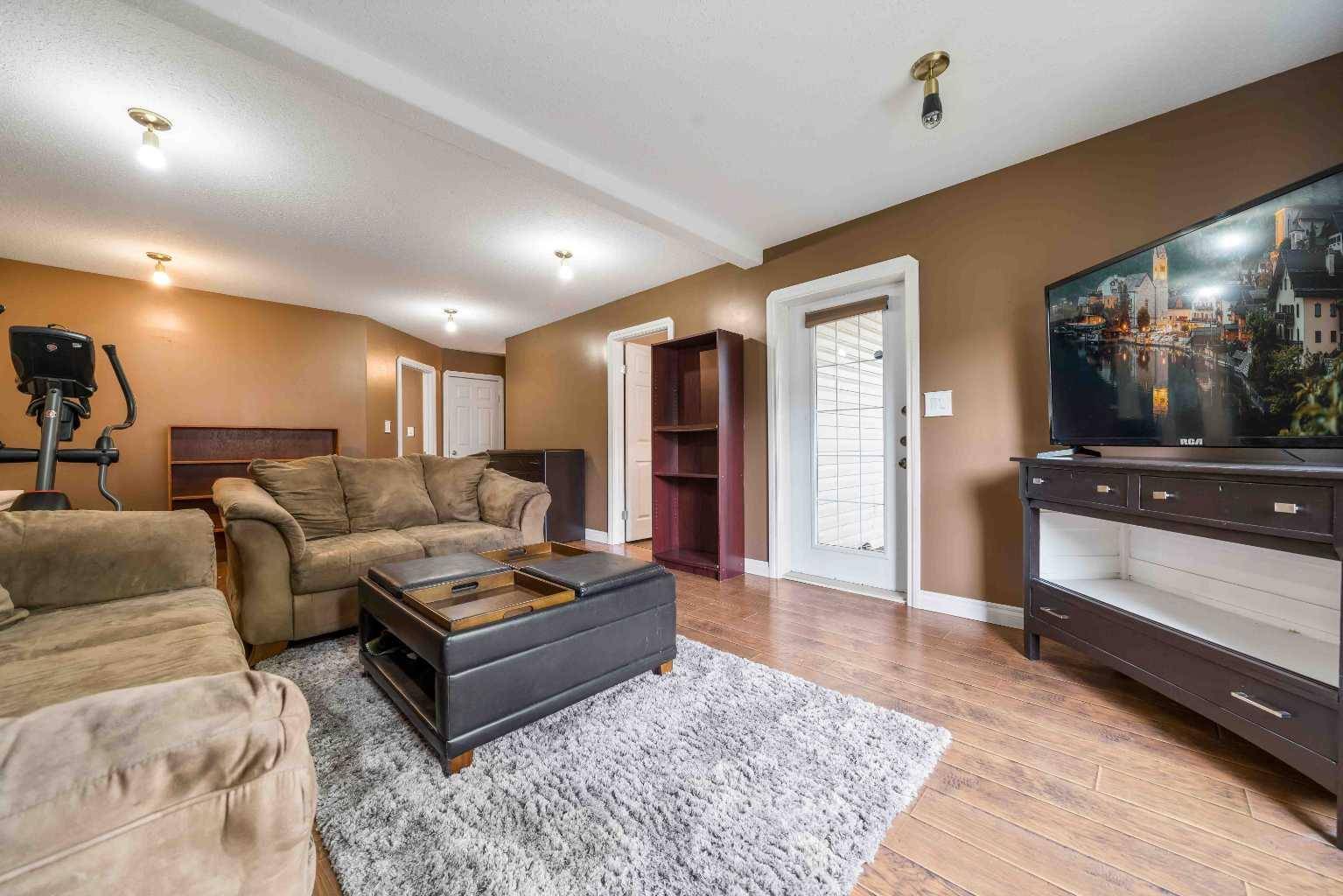 Medicine Hat, AB T1B0A9,19 Vista Close SE