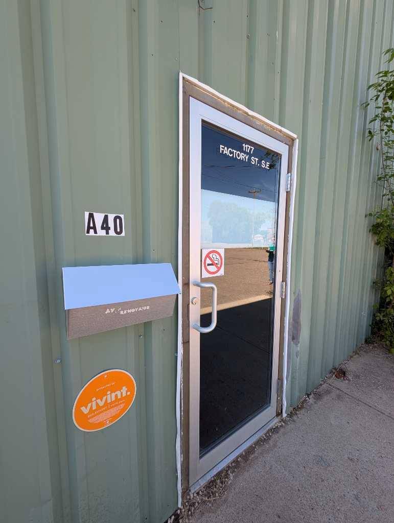 Medicine Hat, AB T1A 8N8,1177 Factory ST SE #A40