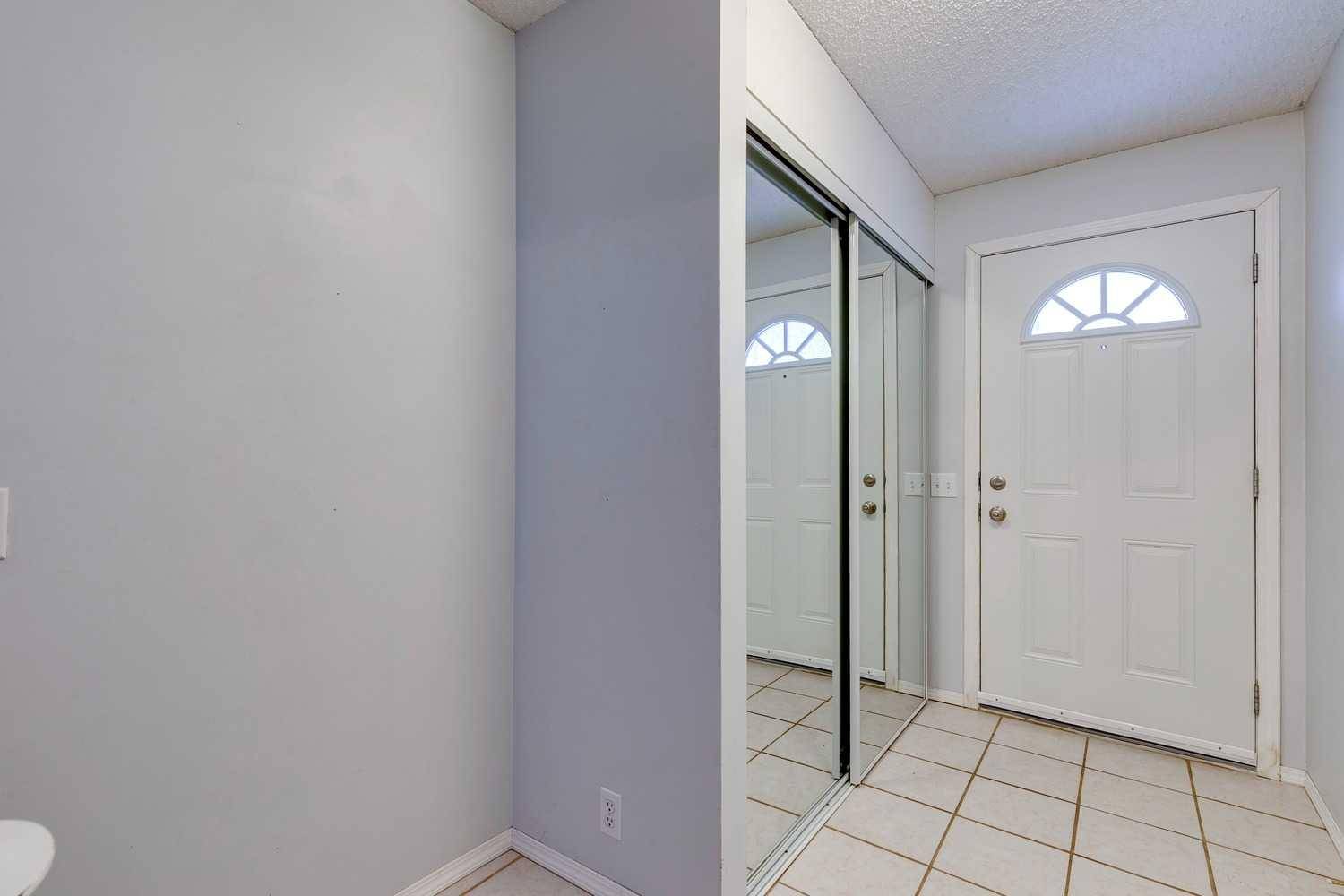 Calgary, AB T2Y 1G8,200 Shawnessy DR Southwest #84