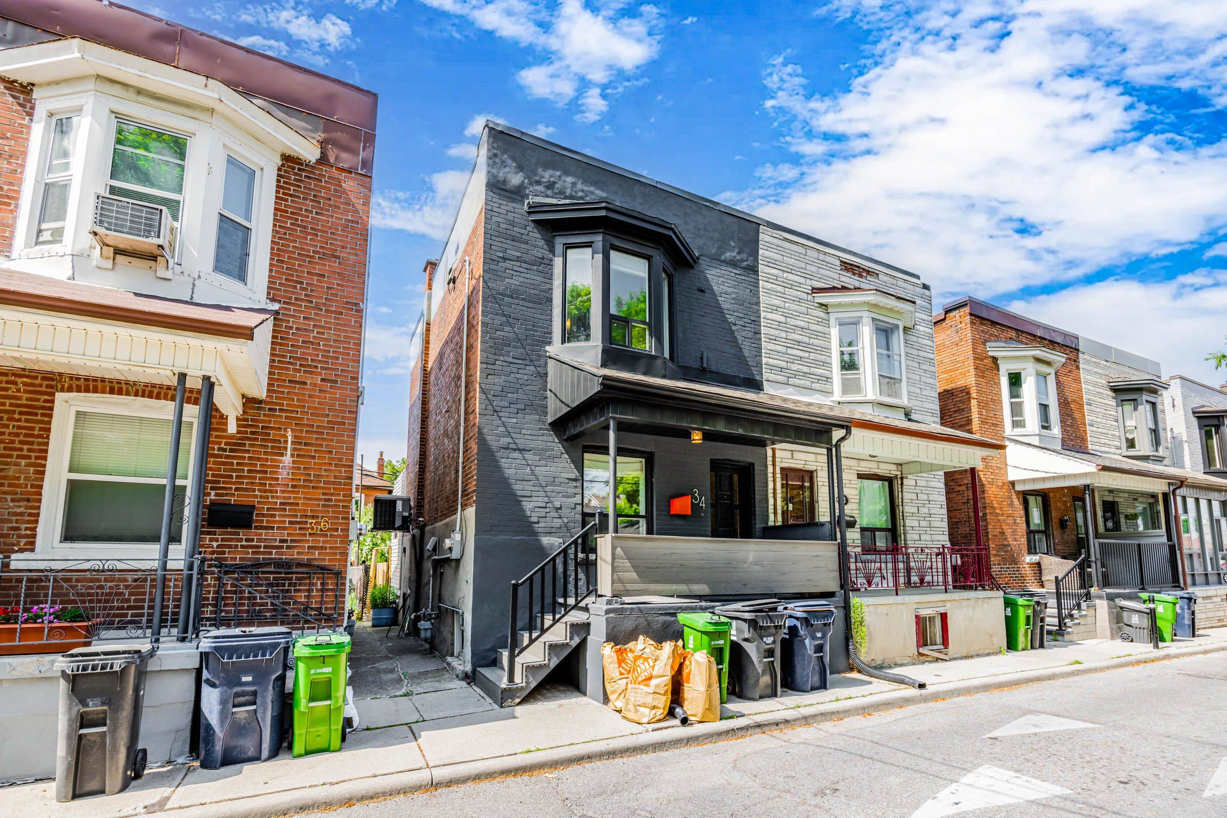 Toronto C03, ON M6E 1L4,34 O'Leary AVE