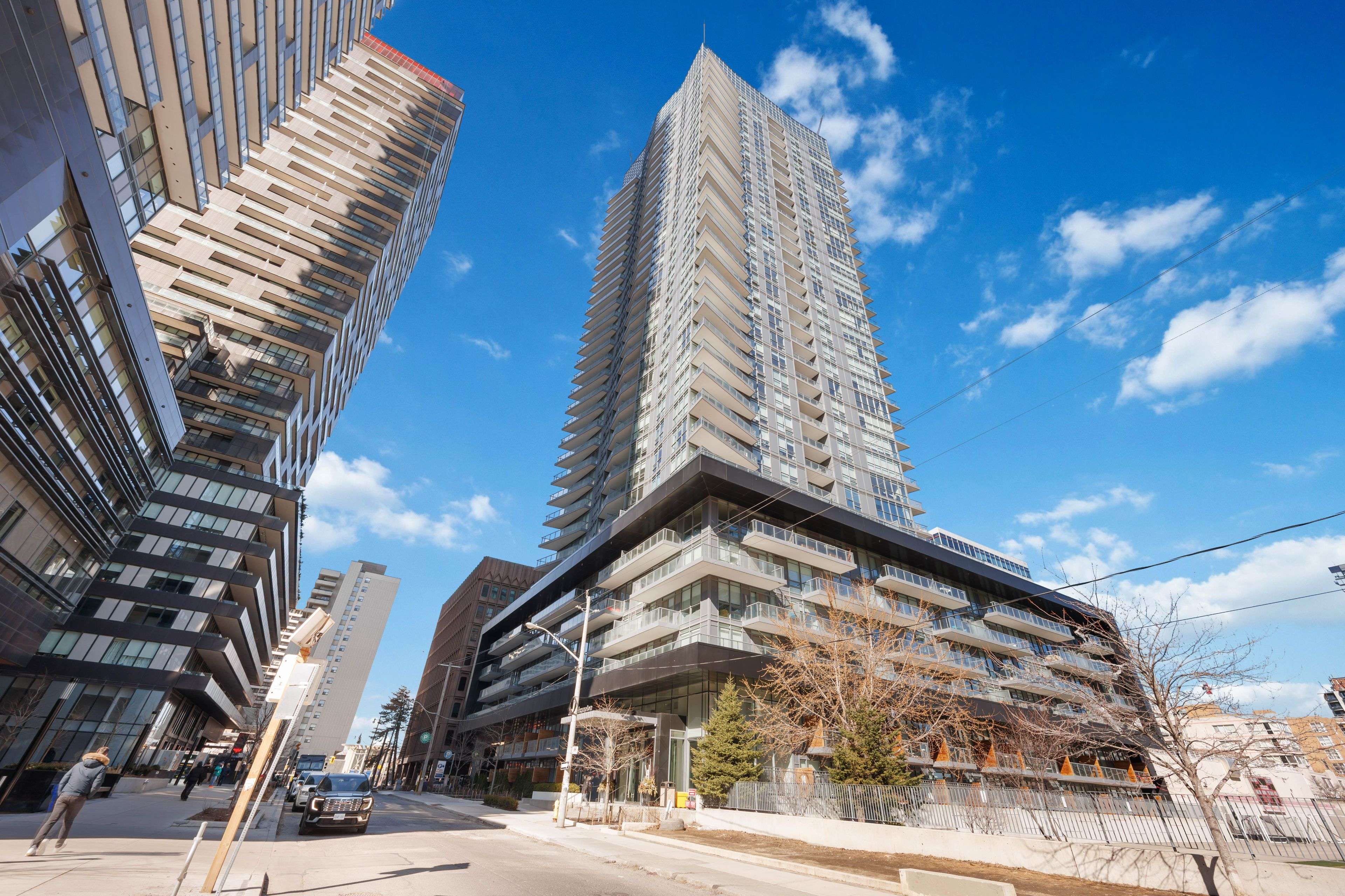 Toronto C10, ON M4P 0B9,30 Roehampton AVE #406