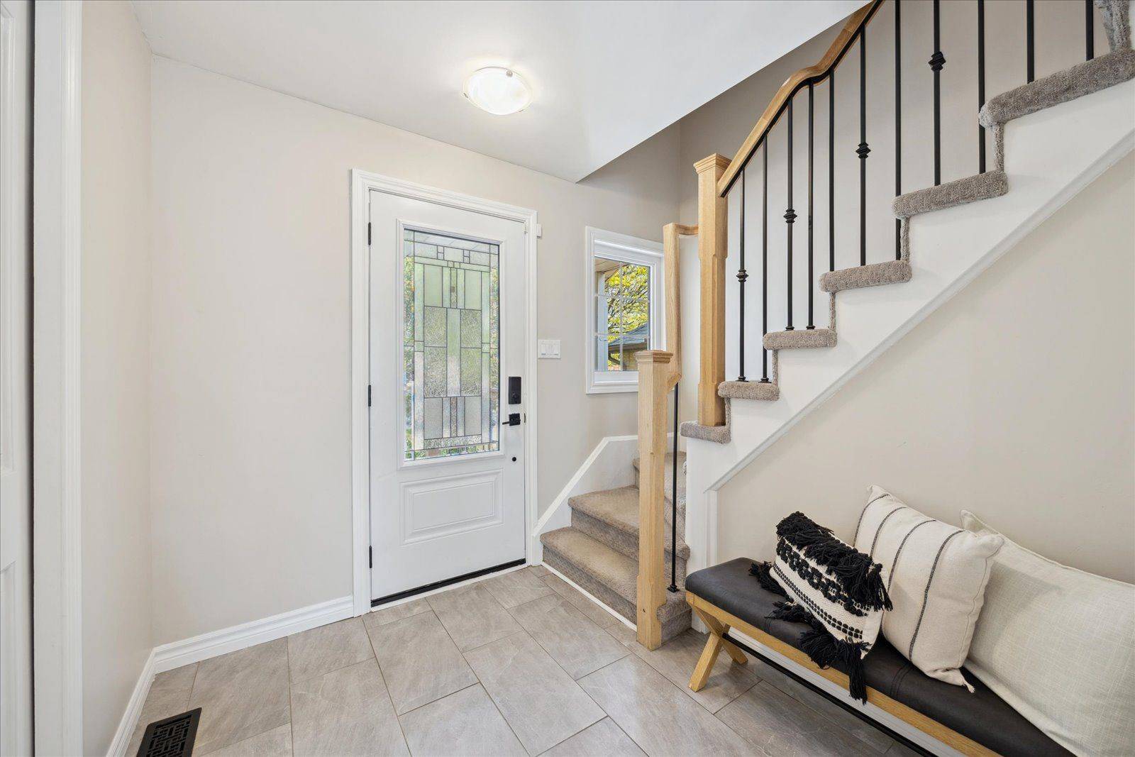 Clarington, ON L1E 1A4,75 Turnberry CRES