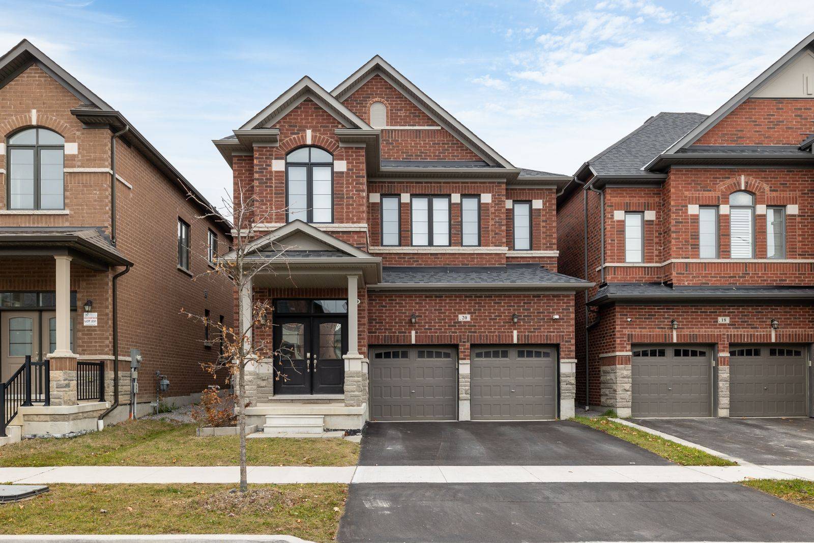 Whitby, ON L1P 0G6,20 Auckland DR